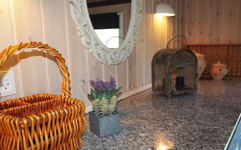 Maureen - 10.5Km from the Sea: Natural Material, Houseplant, Flowerpot, Basket, Countertop, Kitchen