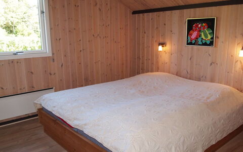 Maureen - 10.5Km from the Sea: Flooring, Wood, Floor, Interior Design, Furniture, Room, Ceiling, Bedroom, Wood Stain, Bed