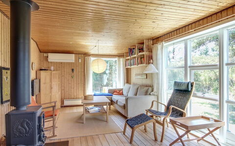 Allydia - 400M from the Sea: Cottage, Shed, Hut, Farmhouse, Prairie, Shack, Barn, Log Cabin, Garden Buildings