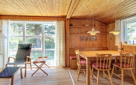 Allydia - 400M from the Sea: Cottage, Shed, Hut, Farmhouse, Prairie, Shack, Barn, Log Cabin, Garden Buildings