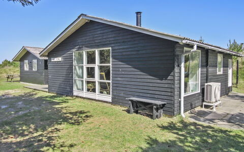 Allydia - 400M from the Sea: Cottage, Shed, Hut, Farmhouse, Prairie, Shack, Barn, Log Cabin, Garden Buildings