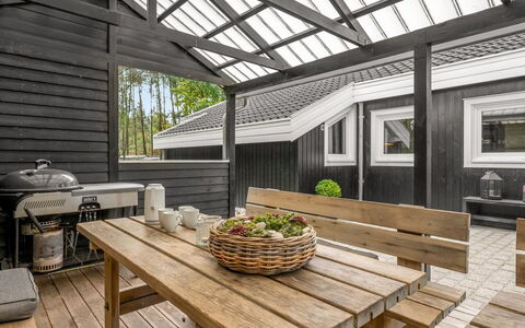 Jensen - 700M to the Fjord: Siding, Home, Roof, House, Residential Area, Cottage, Yard, Shade, Backyard, Lawn