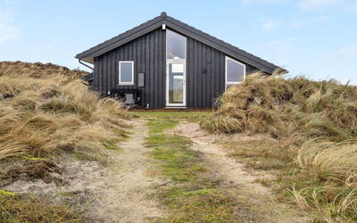 Marjorie - 400M from the Sea