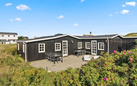 Gudwer - 300M from the Sea: Grass, Shrub, House, Garden, Home, Cottage, Land Lot, Lawn, Groundcover