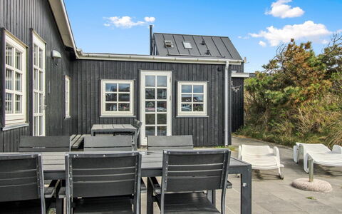 Gudwer - 300M from the Sea: Grass, Shrub, House, Garden, Home, Cottage, Land Lot, Lawn, Groundcover