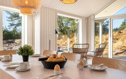 Nanouk - 500M from the Sea: House, Roof, Home, Cottage, Shed, Garden Buildings, Siding, Yard, Log Cabin, Hut