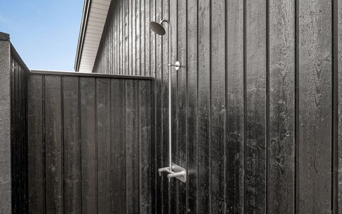 Nanouk - 500M from the Sea: House, Roof, Home, Cottage, Shed, Garden Buildings, Siding, Yard, Log Cabin, Hut