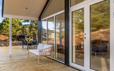 Nanouk - 500M from the Sea: Wood, Wood Flooring, Hardwood, Shade, Glass, Deck, Wood Stain, Porch, Design, Home Door