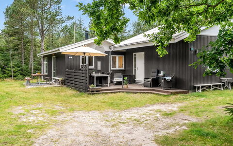 Andresine - 900M from the Sea: Cottage, Shed, Hut, Farmhouse, Prairie, Shack, Barn, Log Cabin, Garden Buildings