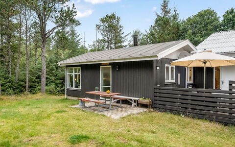 Andresine - 900M from the Sea: Cottage, Shed, Hut, Farmhouse, Prairie, Shack, Barn, Log Cabin, Garden Buildings