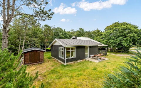 Andresine - 900M from the Sea: Cottage, Shed, Hut, Farmhouse, Prairie, Shack, Barn, Log Cabin, Garden Buildings
