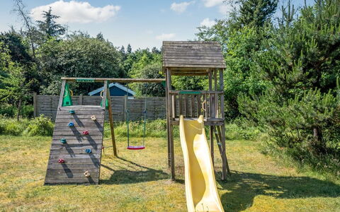 Yardila - 1.5Km from the Sea: Playground Slide, Outdoor Play Equipment, Public Space, Chute, Playground, Garden, Lawn, Backyard, Shade, Park