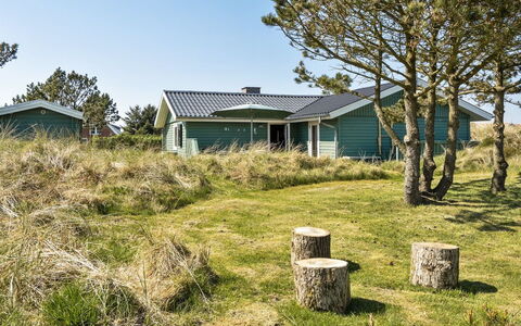 Edna - 800M from the Sea: Building, House, Wood, Home, Roof, Cottage, Residential Area, Shrub, Architecture