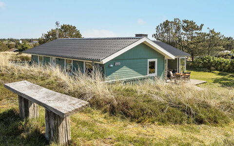 Edna - 800M from the Sea: Cottage, Shed, Hut, Farmhouse, Prairie, Shack, Barn, Log Cabin, Garden Buildings