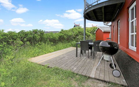Karla - 100M from the Sea: Cottage, Shed, Hut, Farmhouse, Prairie, Shack, Barn, Log Cabin, Garden Buildings
