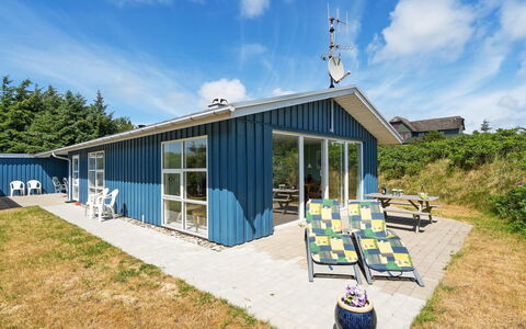 Sigfride - 500M from the Sea: Cottage, Shed, Hut, Farmhouse, Prairie, Shack, Barn, Log Cabin, Garden Buildings