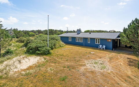 Sigfride - 500M from the Sea: Cottage, Shed, Hut, Farmhouse, Prairie, Shack, Barn, Log Cabin, Garden Buildings