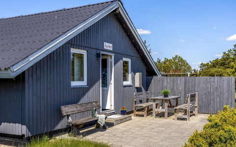 Solvejk - 800M from the Sea: Cottage, Shed, Hut, Farmhouse, Prairie, Shack, Barn, Log Cabin, Garden Buildings