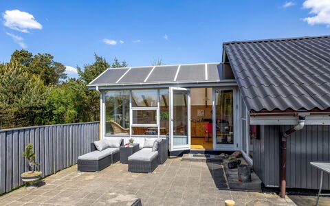 Solvejk - 800M from the Sea: Cottage, Shed, Hut, Farmhouse, Prairie, Shack, Barn, Log Cabin, Garden Buildings