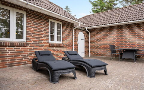 Hjalmsvider - 1Km from the Sea: Grass, House, Roof, Cottage, Home, Shrub, Farmhouse, Land Lot, Rural Area