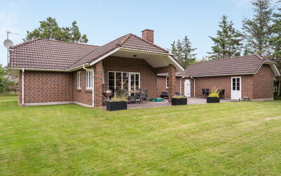 Hjalmsvider - 1Km from the Sea