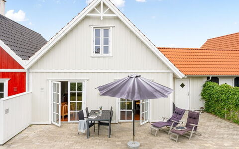 Bratko - 800M from the Sea: Cottage, Shed, Hut, Farmhouse, Prairie, Shack, Barn, Log Cabin, Garden Buildings