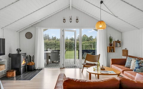 Ilsi - 1.5Km from the Sea: Wood, Ceiling, Furniture, Interior Design, Home, Floor, Couch, Living Room, Cottage