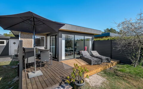 Clemence - 900M from the Sea: Cottage, Shed, Hut, Farmhouse, Prairie, Shack, Barn, Log Cabin, Garden Buildings