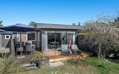 Clemence - 900M from the Sea: Cottage, Shed, Hut, Farmhouse, Prairie, Shack, Barn, Log Cabin, Garden Buildings