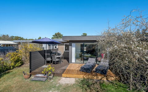 Clemence - 900M from the Sea: Cottage, Shed, Hut, Farmhouse, Prairie, Shack, Barn, Log Cabin, Garden Buildings