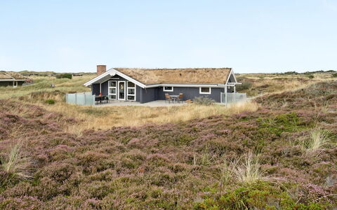 Tennie - 300M from the Sea: Cottage, Roof, Rural Area, Hut, Farmhouse, Prairie, Shack, Log Cabin, Steppe