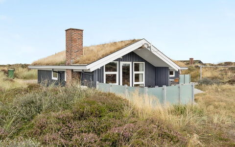 Tennie - 300M from the Sea: Roof, Cottage, Architecture, House, Home, Land Lot, Hut, Farmhouse, Thatching, Estate
