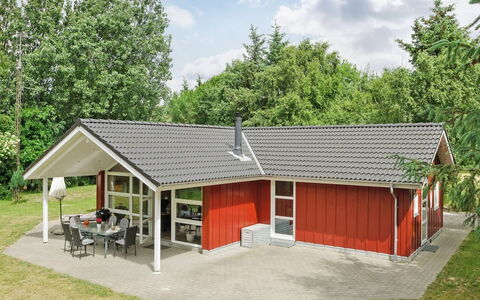 Gundel - 400M from the Sea: Cottage, Shed, Hut, Farmhouse, Prairie, Shack, Barn, Log Cabin, Garden Buildings