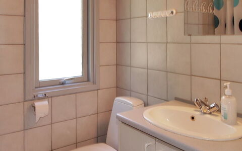 Dane - 500M from the Sea: Bathroom Sink, Plumbing Fixture, Bathroom, Sink, Wall, Interior Design, Flooring, Floor, Tap, Bathroom Cabinet
