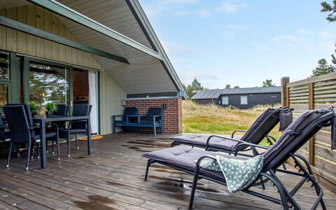 Görel - 1Km from the Sea: Grass, House, Roof, Home, Cottage, Shrub, Land Lot, Rural Area, Farmhouse, Groundcover