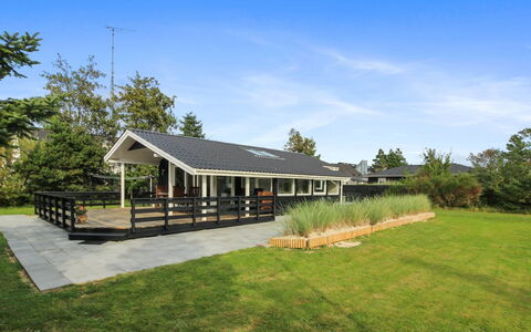 Hildegarde - 900M from the Sea: Shade, Lawn, Outdoor Structure, Design, Yard, Landscaping, Porch, Park, Farmhouse, Fence