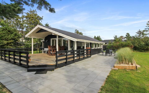Hildegarde - 900M from the Sea: Porch, Shade, Hardwood, Deck, Outdoor Structure, Plank, Design, Wood Stain, Pergola, Walkway