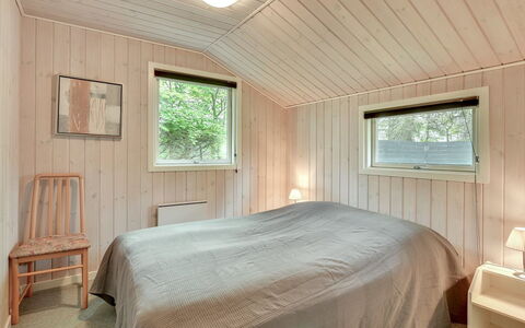 Hildegarde - 900M from the Sea: Wood, Ceiling, Interior Design, Flooring, Floor, Bedroom, Room, Bed Sheet, Hardwood, Bed