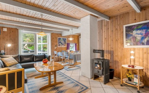 Urda - 1Km from the Sea: Wood, Ceiling, Home, Furniture, Room, Cottage, Log Cabin, Chair, Hardwood, Living Room