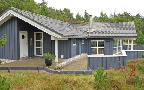 Guththorm - 600M from the Sea: Cottage, Garden, Siding, Garden Buildings, Shade, Yard, Backyard, Lawn, Farmhouse, Landscaping