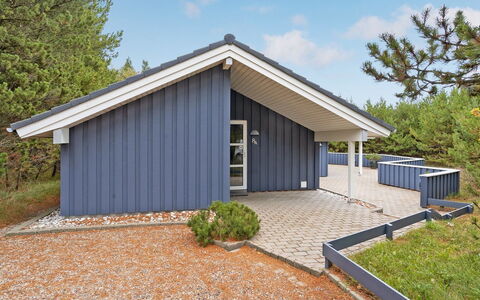 Guththorm - 600M from the Sea: Cottage, Garden, Siding, Garden Buildings, Shade, Yard, Backyard, Lawn, Farmhouse, Landscaping