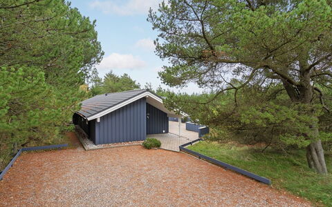 Guththorm - 600M from the Sea: Cottage, Garden, Siding, Garden Buildings, Shade, Yard, Backyard, Lawn, Farmhouse, Landscaping