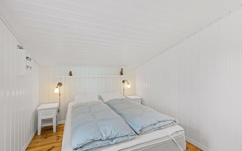 Dortea - 600M from the Sea: Wood, Flooring, Ceiling, Floor, Interior Design, Bedroom, Wood Flooring, Room, Bed, Plank
