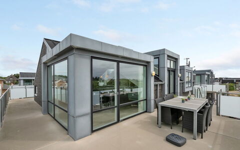 Anneka - 200M from the Sea: House, Roof, Home, Cottage, Shed, Garden Buildings, Siding, Yard, Log Cabin, Hut