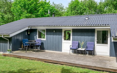 Fredger - 1.8Km from the Sea: Roof, Home, Cottage, Siding, Shade, Lawn, Yard, Garden, Backyard, Garden Buildings