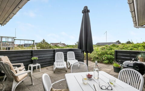 Marika - 500M from the Sea: Cottage, Shed, Hut, Farmhouse, Prairie, Shack, Barn, Log Cabin, Garden Buildings