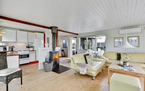 Marika - 500M from the Sea: Cottage, Shed, Hut, Farmhouse, Prairie, Shack, Barn, Log Cabin, Garden Buildings