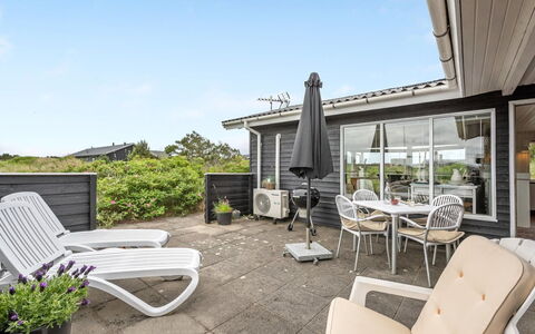Marika - 500M from the Sea: Cottage, Shed, Hut, Farmhouse, Prairie, Shack, Barn, Log Cabin, Garden Buildings