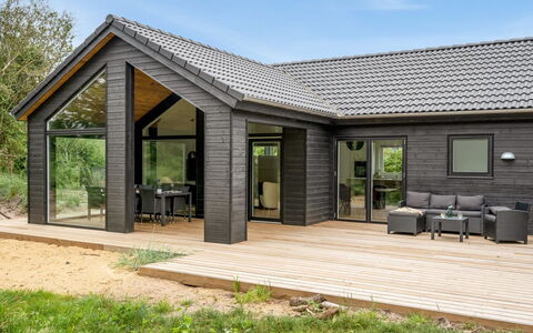 Edmond - 995M from the Sea: Bicycle, Bicycle Wheel, Siding, Garden Buildings