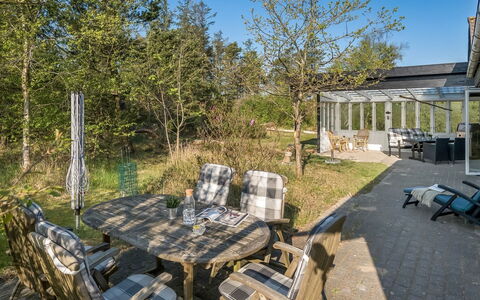 Mirva - 800M to the Fjord: Grass, Shrub, Land Lot, Garden, Shade, Home, Groundcover, Cottage, Backyard